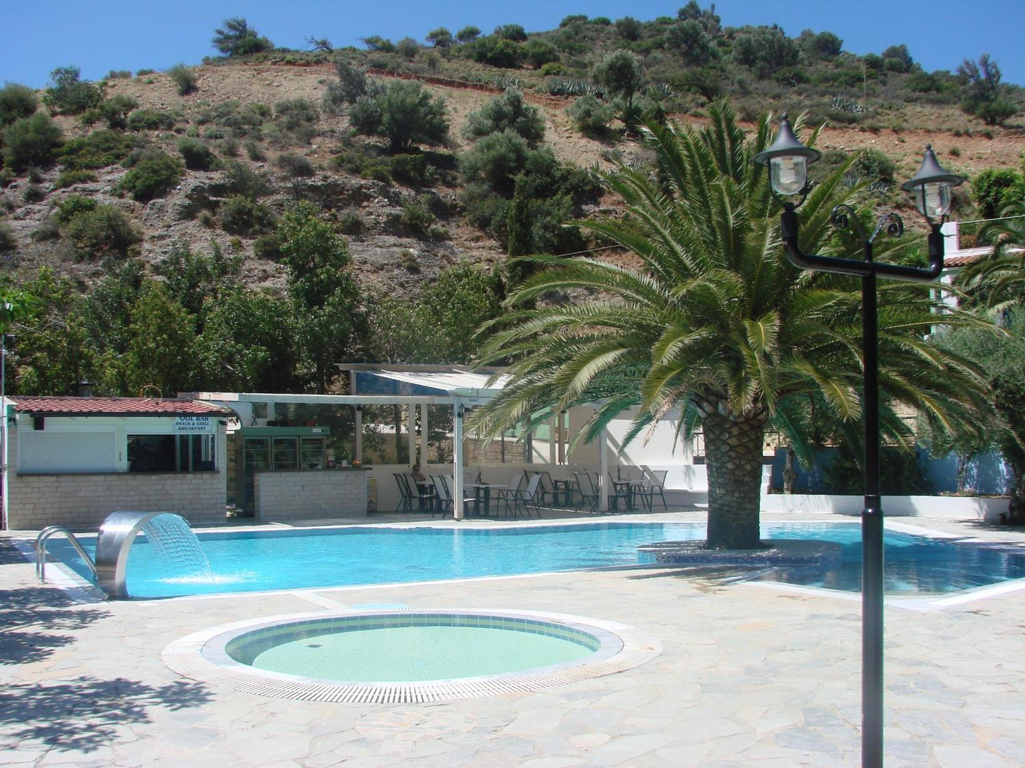 Neos Ikaros Hotell Agia Galini Exteriör bild