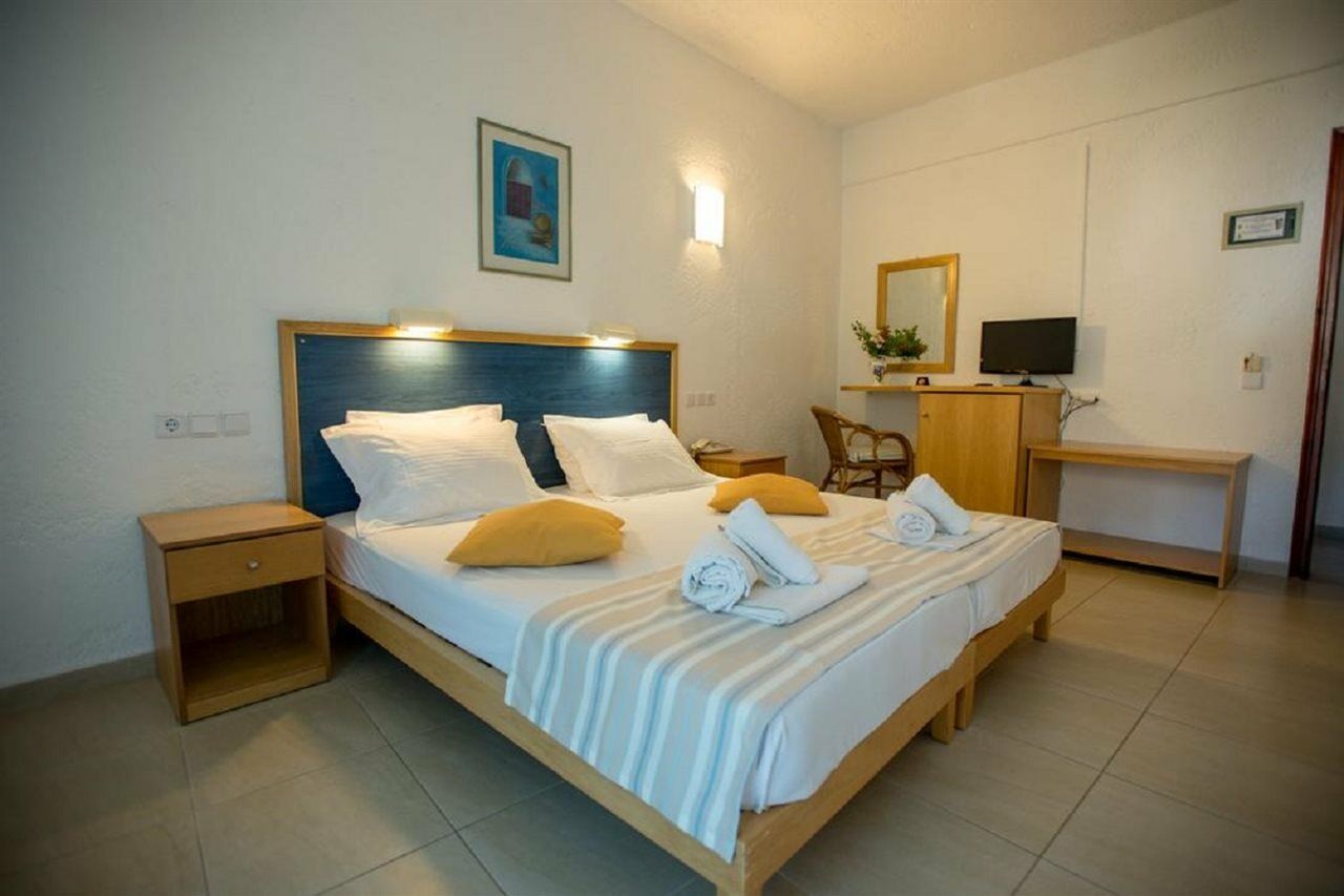 Neos Ikaros Hotell Agia Galini Exteriör bild